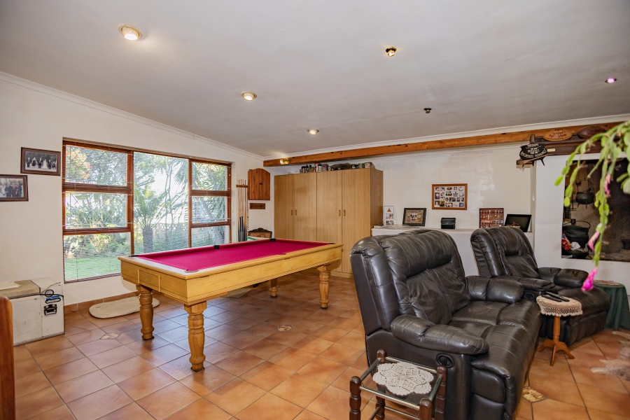 4 Bedroom Property for Sale in Oostersee Western Cape